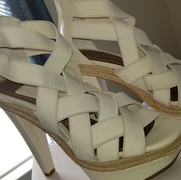 A pair of Gianni Bini bandage heels - Picture 3 of 4